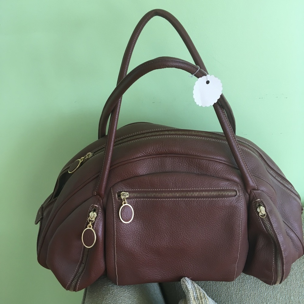 Leather top quality big tote like handbag.